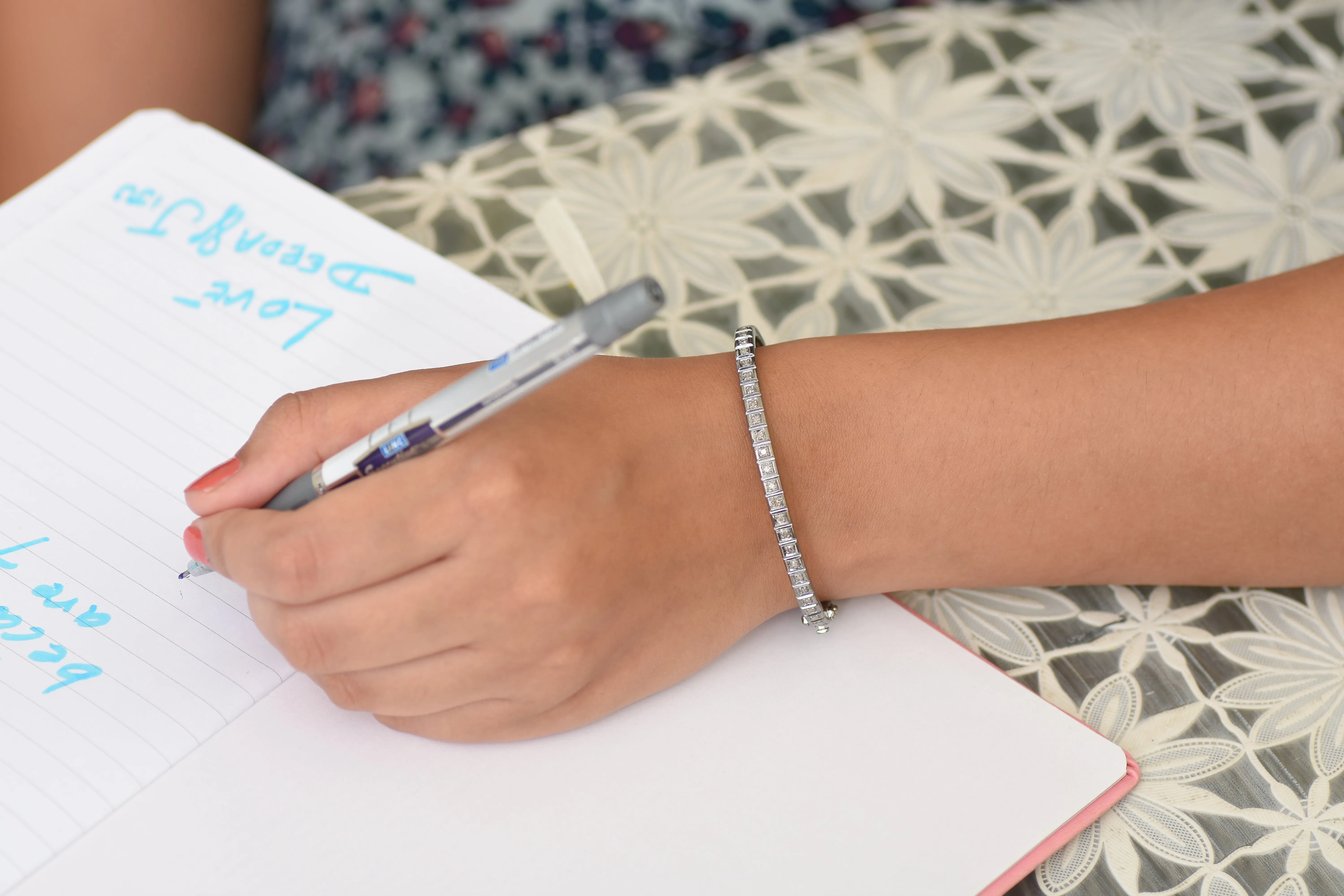 Geometric Diamond Openable Bangle