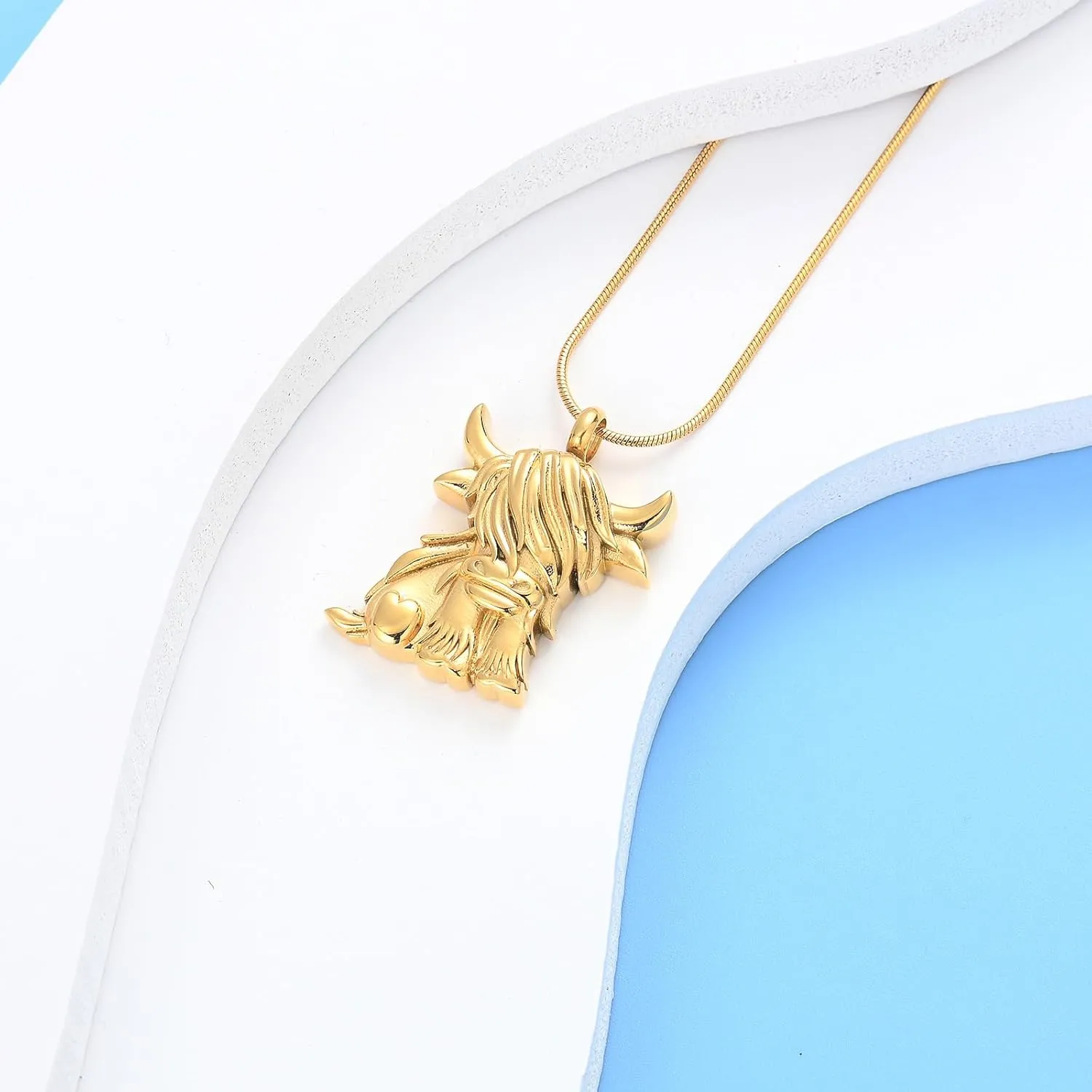 Hearbeingt Urn Necklace for Ashes Highland Cattle Cremation Jewelry Ashes Holder Lovely Cow Keepsake Pendant Memory Jewelry for Women/Men